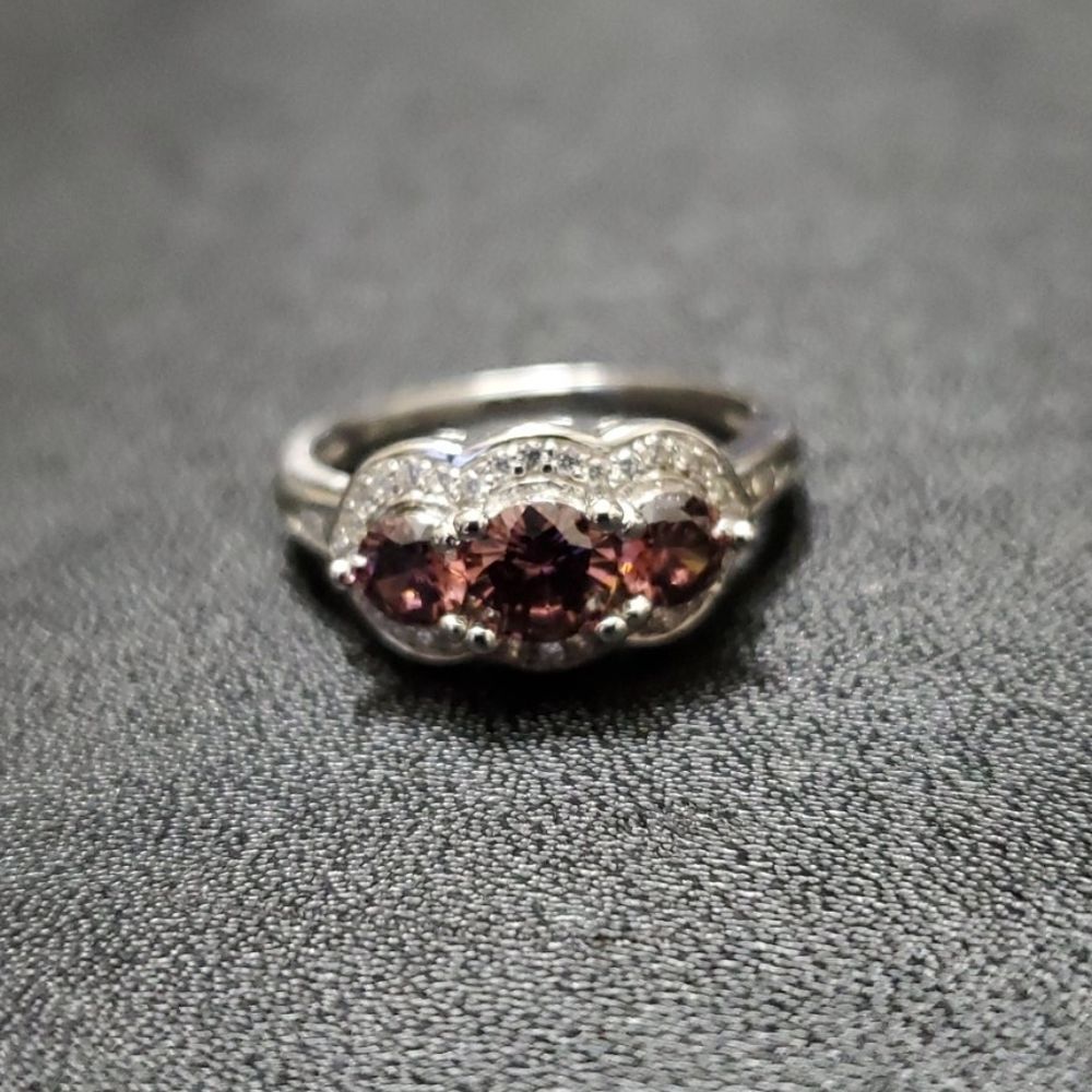 Sterling silver sparkly gemstone rhinestone ring size 7